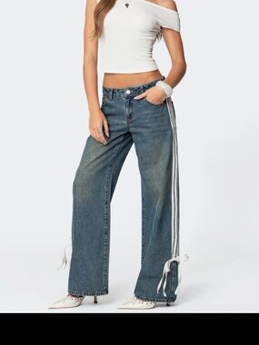 Edikted Washed Blue Wide-Leg Jeans with White Side Stripes